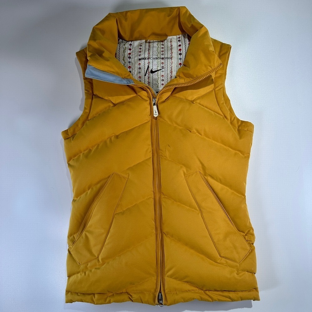 Nike down puffer vest warm insulated chevron outdoor layer XS yellow - Picture 2 of 15